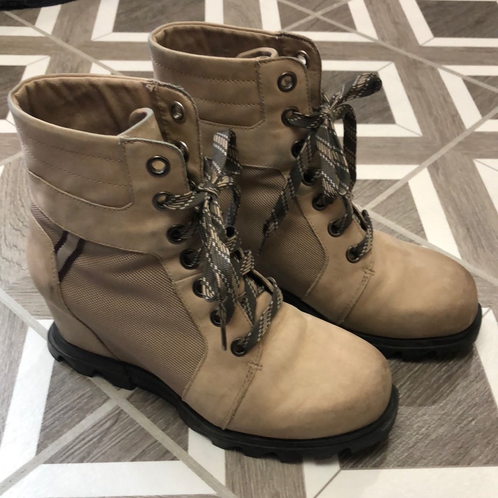 Sorel Joan of Arctic wedge III Lexie bootie